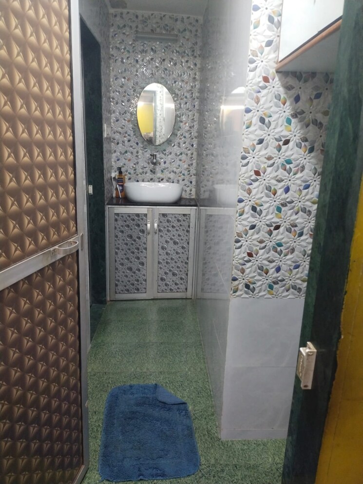 Bathroom, kamgar-nagar-chs-kurla-east 1 RK 400 Sq.Ft. Villa In Kurla East Mumbai 9005891