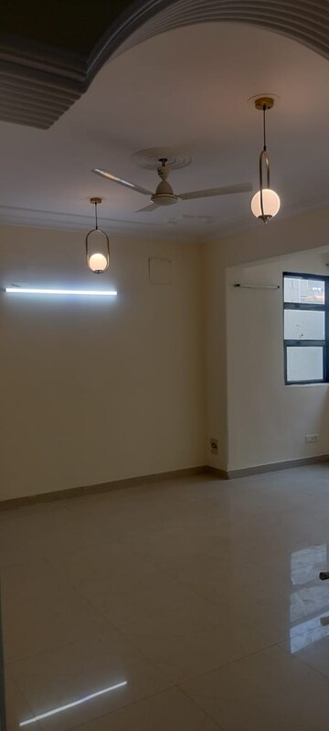 Room in 3 BHK Apartment at Park Royal Apartment, Sector 56 – for Rent