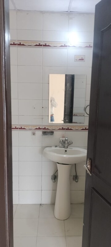 Bathroom in 3 BHK Apartment at Park Royal Apartment, Sector 56 – for Rent