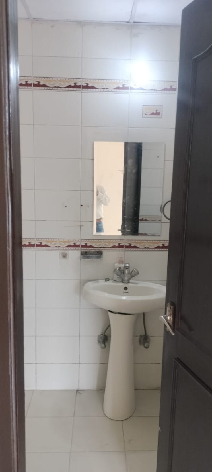 Bathroom, park-royal-apartment 3 Bedroom 1830 Sq.Ft. Apartment In Sector 56 Gurgaon 9005900