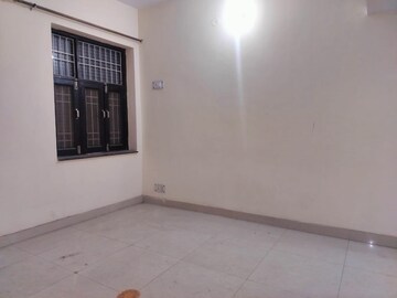 Room in 1 BHK Apartment at Sarita Vihar – for Rent