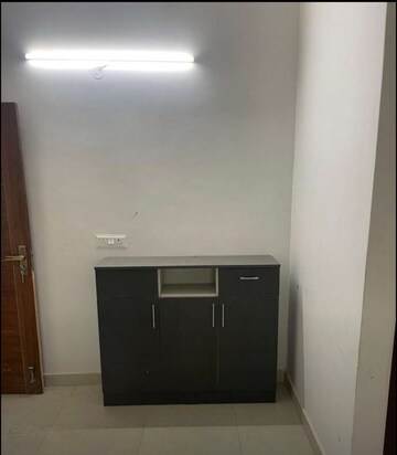 Furnished Amenities in 3 BHK Builder Floor at Sector 28 – for Rent