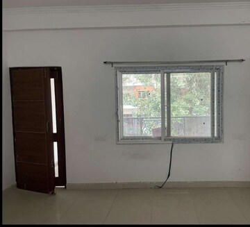Room in 3 BHK Builder Floor at Sector 28 – for Rent
