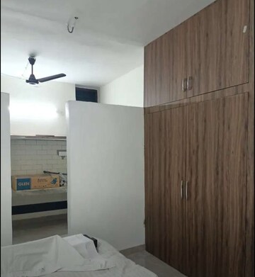Room in 1 BHK Builder Floor at Sector 21 – for Rent