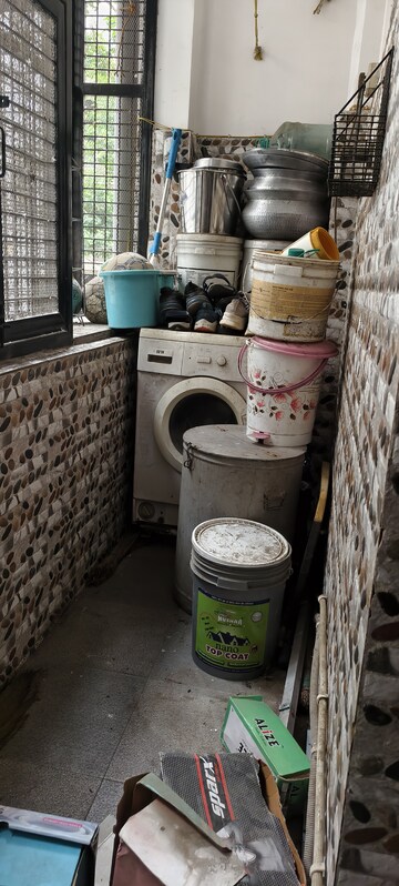 Parking in 2 BHK Builder Floor at Lajpat Nagar – for Rent