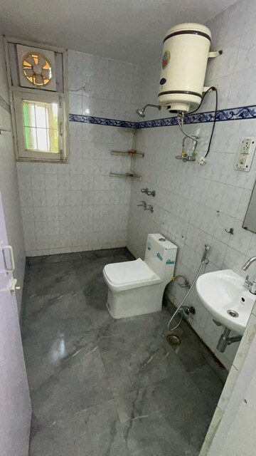 Bathroom in 3 BHK Apartment at Karam Hi Dharam Apartment, Sector 55 – for Rent