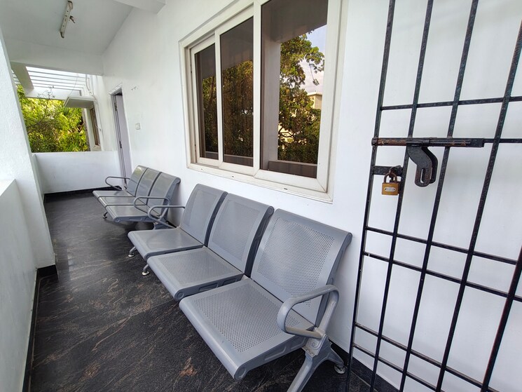 Balcony, nungambakkam Commercial Office Space in IT/SEZ 1500 Sq.Ft. In Nungambakkam Chennai 9005997