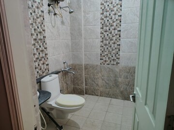Bathroom in 3 BHK Apartment at Halasuru – for Rent