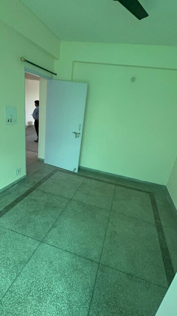 Room in 3 BHK Apartment at Karam Hi Dharam Apartment, Sector 55 – for Rent