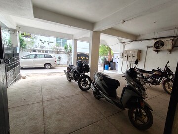 Parking in  Office Space in IT/SEZ at Nungambakkam – for Rent
