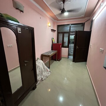 Team Area in 1 BHK Builder Floor at Kotla Mubarakpur – for Rent