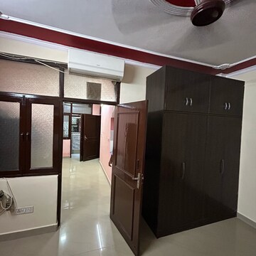 Team Area in 1 BHK Builder Floor at Kotla Mubarakpur – for Rent