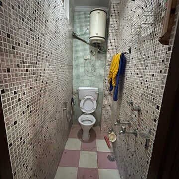 Bathroom in 1 BHK Builder Floor at Kotla Mubarakpur – for Rent