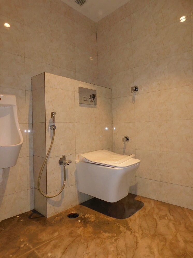 Bathroom, hubtown-seasons 3 Bedroom 1954 Sq.Ft. Apartment In Chembur Mumbai 9006002