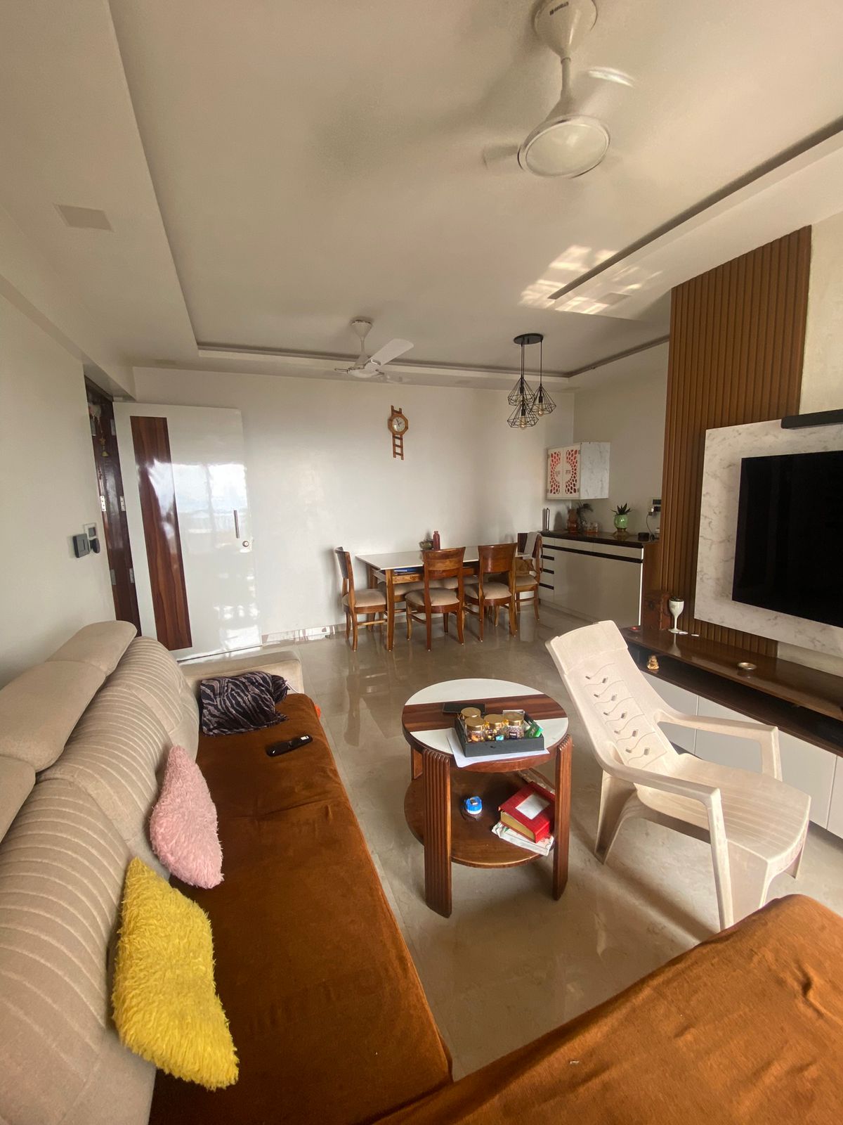 2 BHK Apartment For Rent in Lodha Aqua