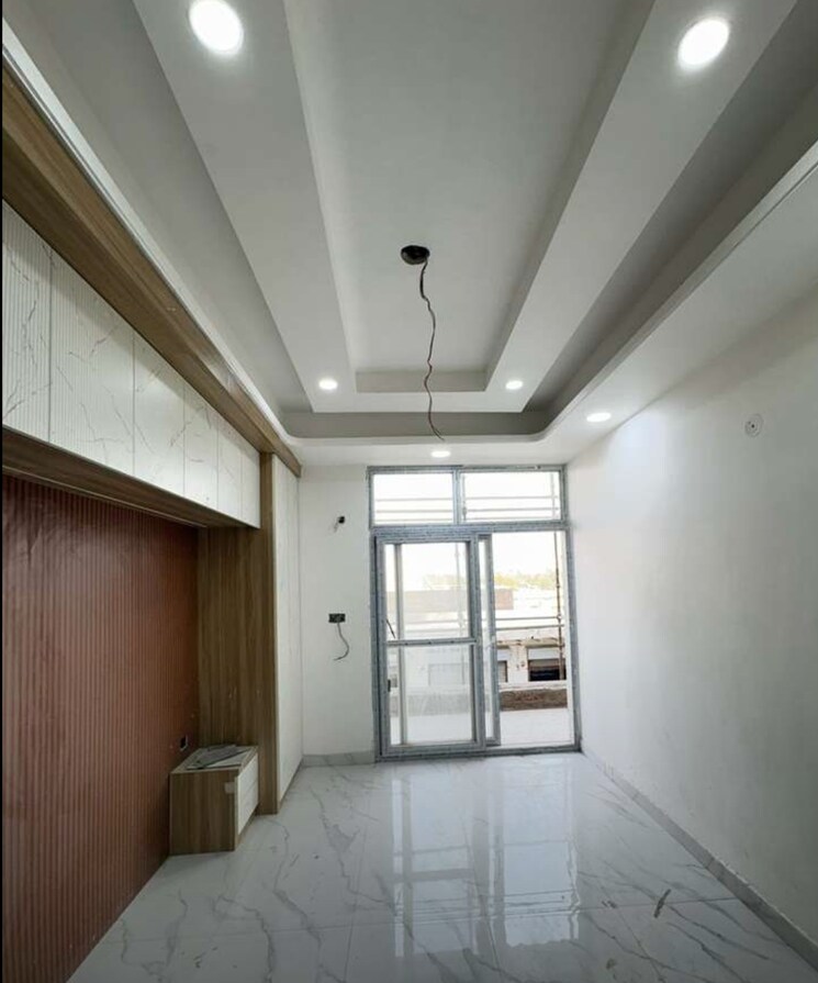Room, sector 135 2 Bedroom 1200 Sq.Ft. Builder Floor In Sector 135 Noida 9006018
