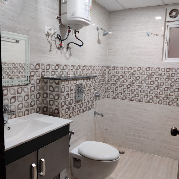 Bathroom, mi-rustle-court 3 Bedroom 1900 Sq.Ft. Apartment In Malesemau Lucknow 9006036