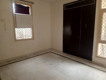 Room in 3 BHK Apartment at Prerna Apartment, Sector 56 – for Rent