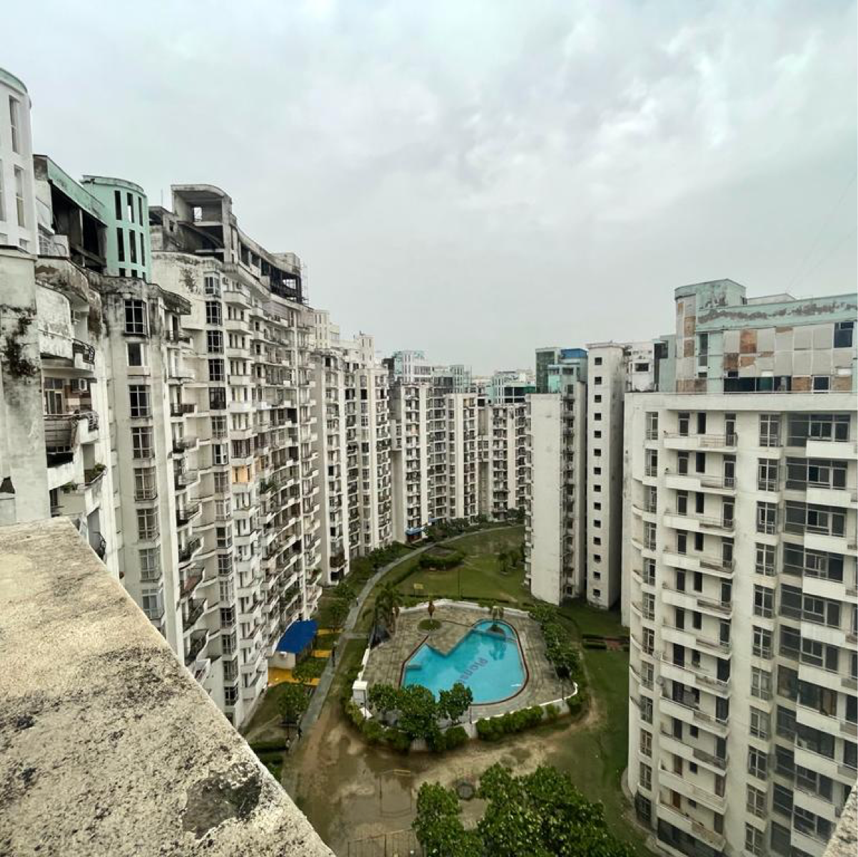 4 BHK + Pooja Room,Servant Room,Extra Room 3800 Sq.Ft. Penthouse in Parsvnath Planet