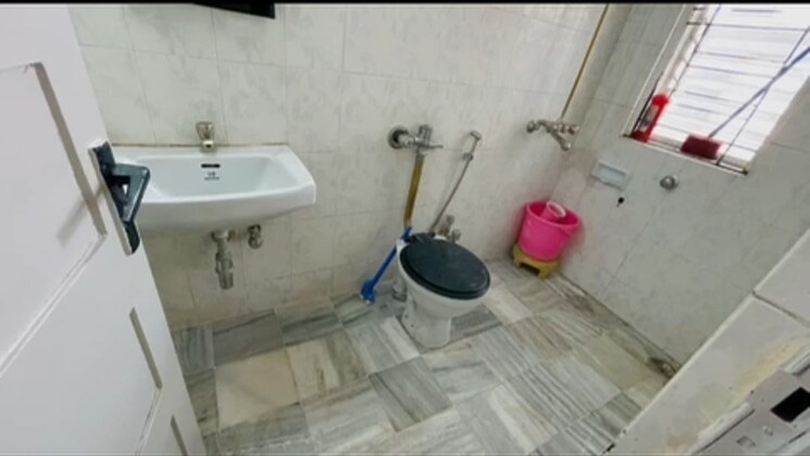 Bathroom, raheja-gardens 2 Bedroom 1000 Sq.Ft. Apartment In Wanwadi Pune 9006105