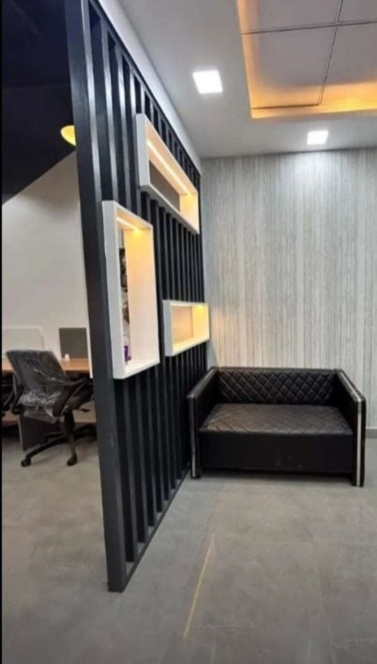 Team Area, alphathum Commercial Office Space 1700 Sq.Ft. In Sector 90 Noida 9006127