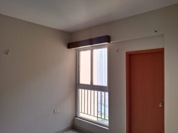 Room in 3 BHK Apartment at Tata Eureka Park, Sector 150 – for Rent