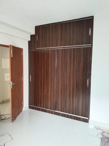 Room in 3 BHK Apartment at Tata Eureka Park, Sector 150 – for Rent