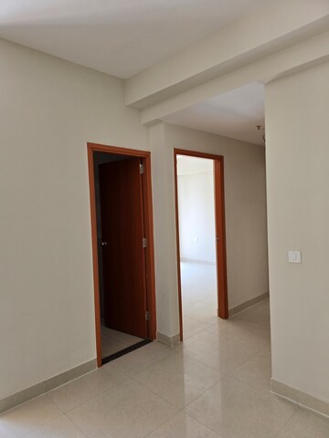 Room in 3 BHK Apartment at Tata Eureka Park, Sector 150 – for Rent