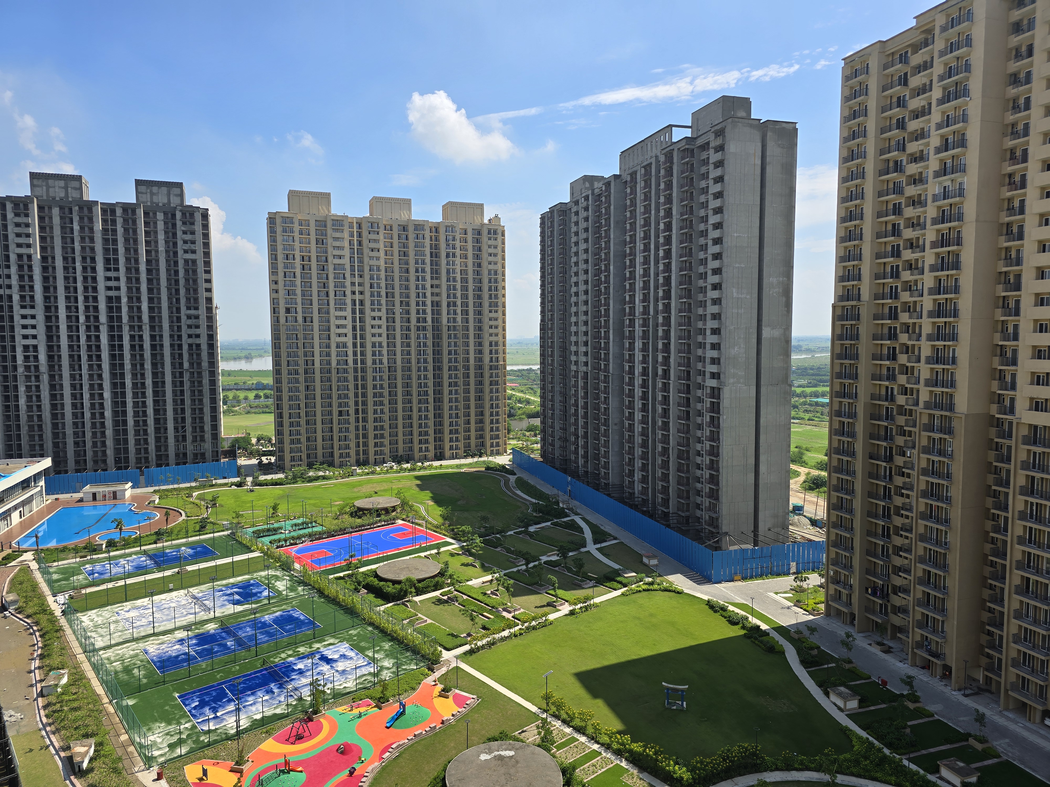 3 BHK + Servant Room Apartment For Rent in Tata Eureka Park