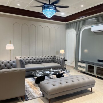 Team Area in 6 BHK Independent House at Gomti Nagar – for Sale