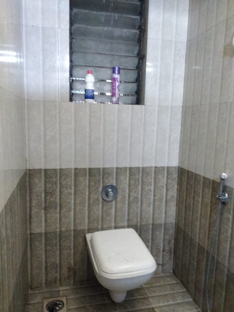 Bathroom, mayfair-housing-hillcrest 1 RK 350 Sq.Ft. Apartment In Vikhroli West Mumbai 9006145