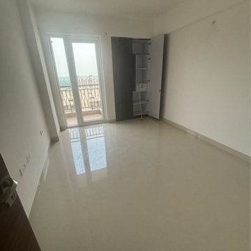 Room in 3 BHK Apartment at Shalimar Oneworld Vista, Malesemau – for Rent