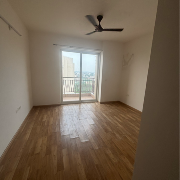 Room in 3 BHK Apartment at Shalimar Oneworld Vista, Malesemau – for Rent