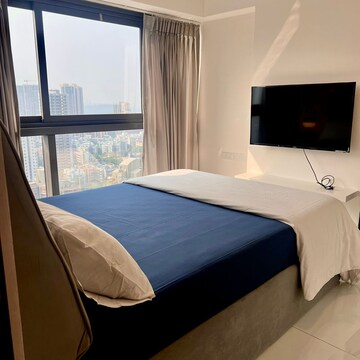 Bedroom in 2 BHK Apartment at Landmark Building Bandra West, Carter Road – for Rent