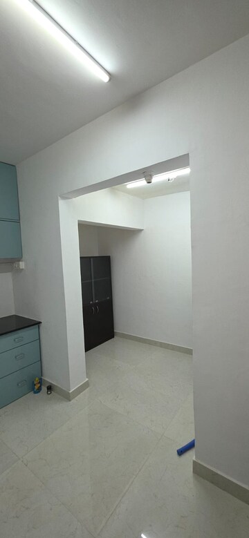 Room in 4 BHK Apartment at RMZ Latitude, Hebbal – for Rent