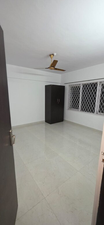 Room in 4 BHK Apartment at RMZ Latitude, Hebbal – for Rent