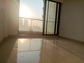 Room in 2 BHK Apartment at Sunteck City Avenue 1, Goregaon West – for Rent