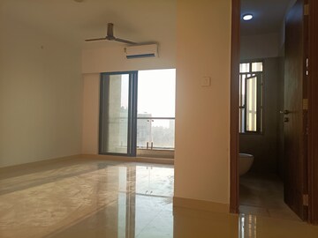 Room in 2 BHK Apartment at Sunteck City Avenue 1, Goregaon West – for Rent