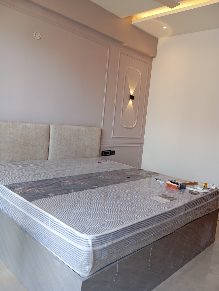 Room, omaxe-hazratganj Studio 450 Sq.Ft. Apartment In Gomti Nagar Lucknow 9006200