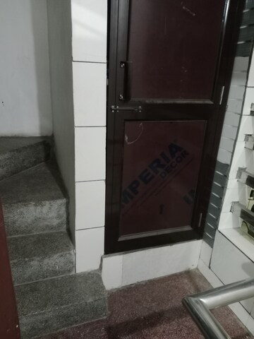 Attached Bathroom in 1 BHK Builder Floor at Huda – for Rent