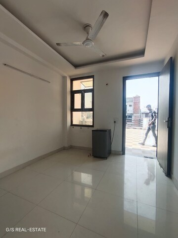 Room in 1 BHK Builder Floor at Chattarpur – for Rent