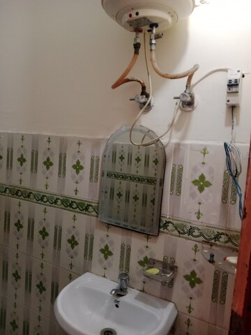 Attached Bathroom in 2 BHK Builder Floor at Huda – for Rent