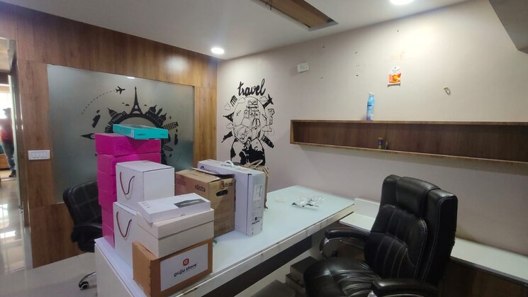 Team Area, pal Commercial Office Space 400 Sq.Ft. In Pal Surat 9006306