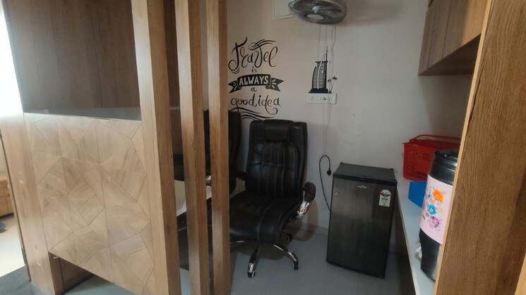 Team Area, pal Commercial Office Space 400 Sq.Ft. In Pal Surat 9006306