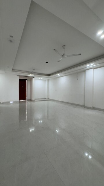 Room in 3 BHK Builder Floor at Chattarpur – for Rent