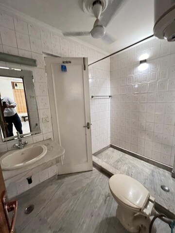 Master Bedroom in 3 BHK Builder Floor at Greater Kailash ii – for Rent