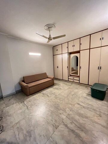 Room in 3 BHK Builder Floor at Greater Kailash ii – for Rent