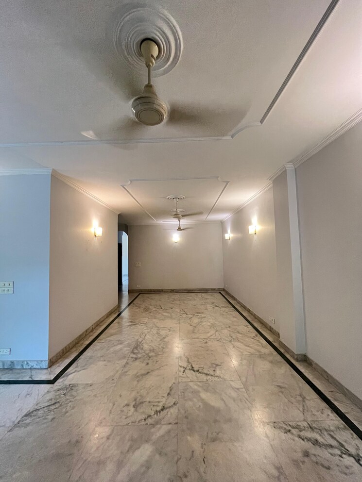 undefined, greater kailash ii 3 Bedroom 350 Sq.Yd. Builder Floor In Greater Kailash ii Delhi 9006332