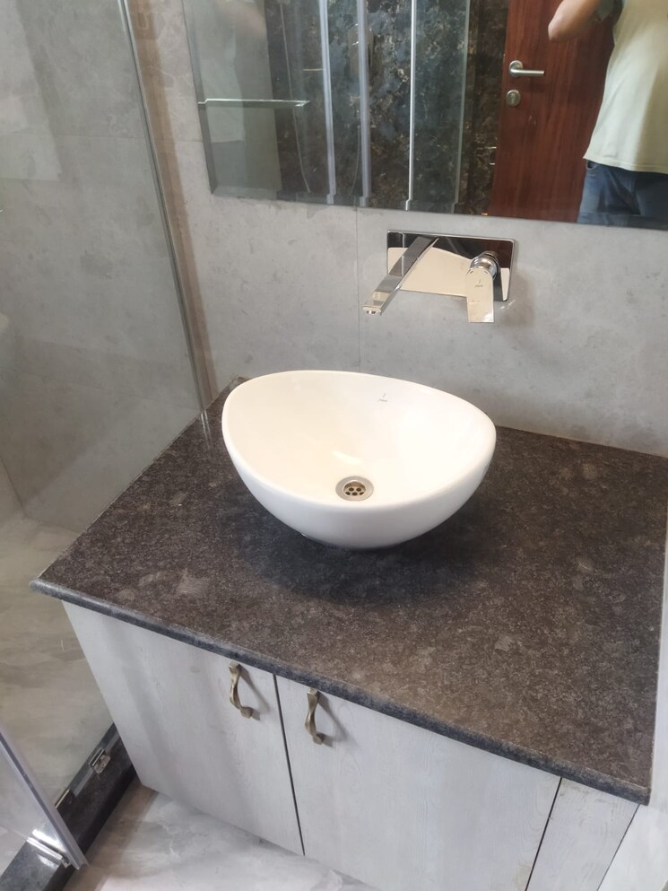 Bathroom, east of kailash 3 Bedroom 200 Sq.Yd. Builder Floor In East Of Kailash Delhi 9006335