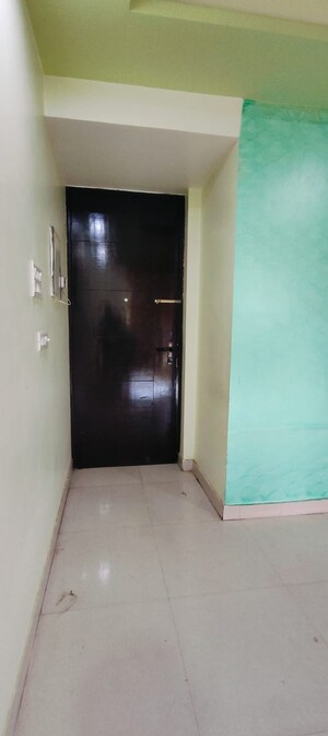 Room in 3 BHK Apartment at Mahagun Mirabella, Sector 79 – for Rent